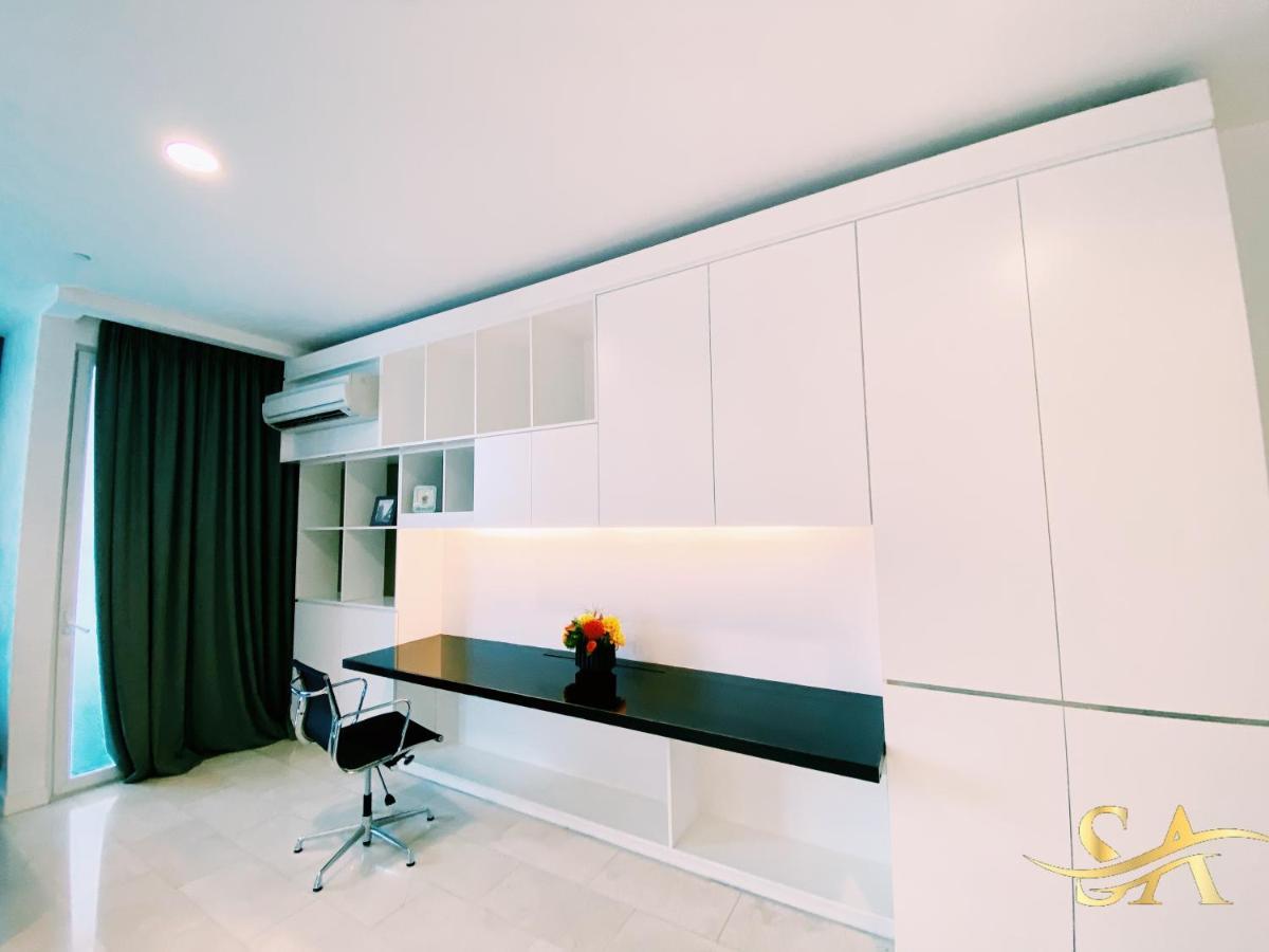 Queens Service Suites At Platinum Klcc Куала-Лумпур Экстерьер фото