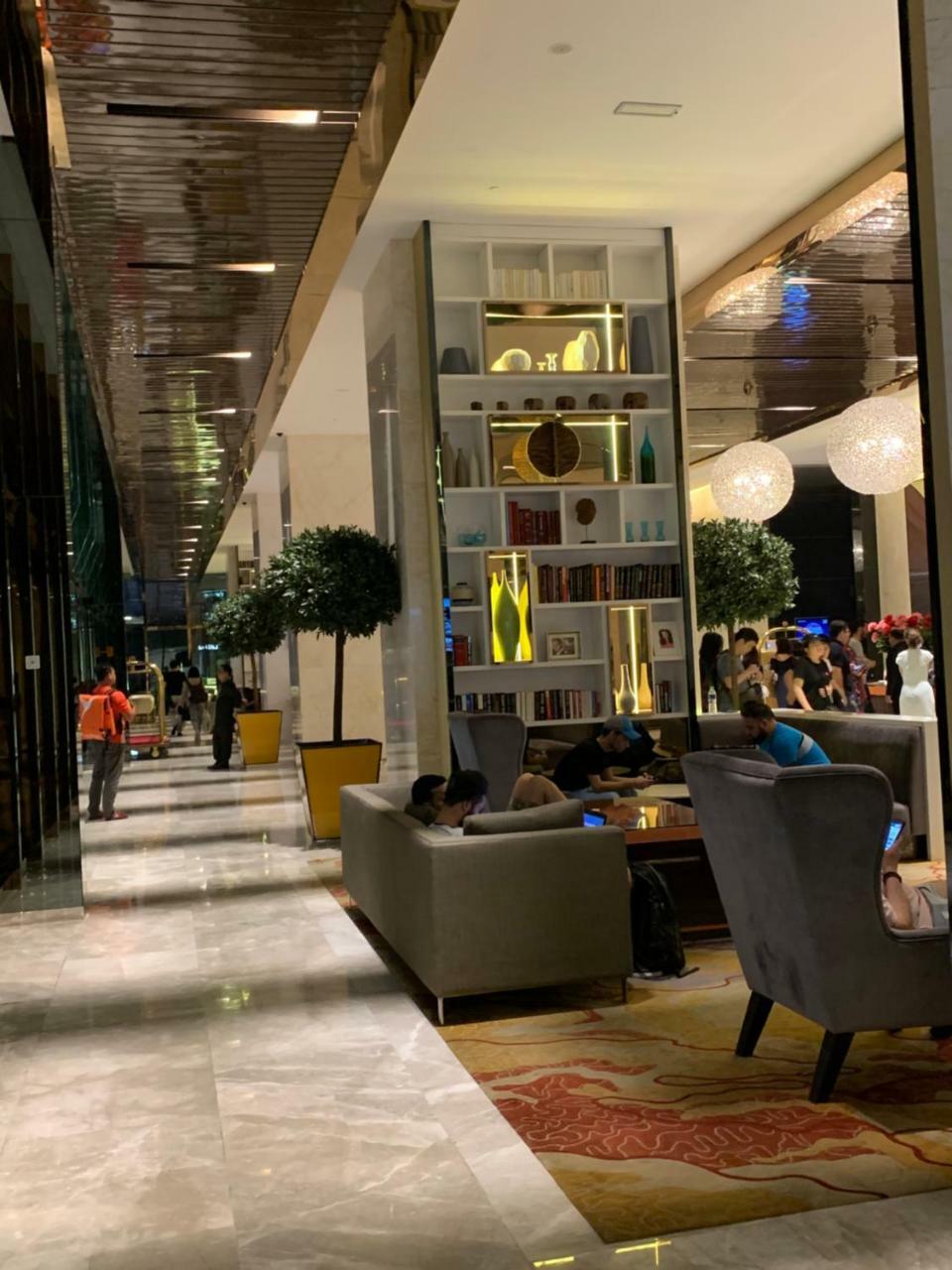 Queens Service Suites At Platinum Klcc Куала-Лумпур Экстерьер фото