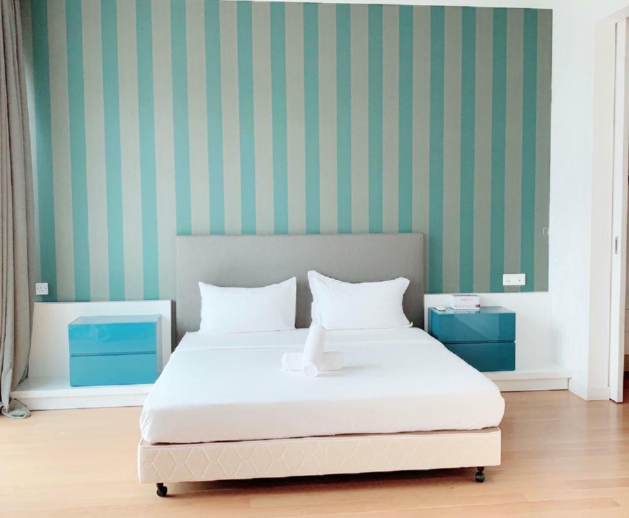 Queens Service Suites At Platinum Klcc Куала-Лумпур Экстерьер фото