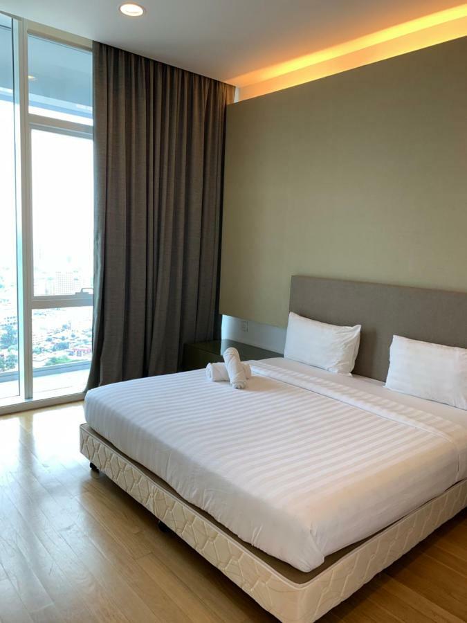 Queens Service Suites At Platinum Klcc Куала-Лумпур Экстерьер фото
